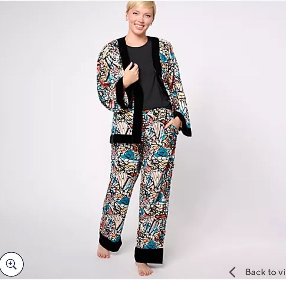 Tolani Analia  Butterfly Two Piece Sleep Set with Velvet Trim Size Large